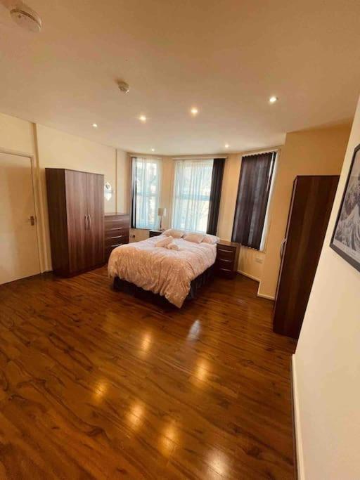 Studio 69 London Bagian luar foto